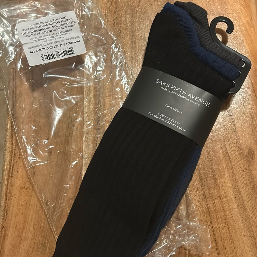 Men’s socks.